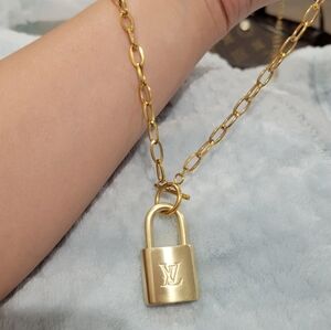 💯 Authentic Louis Vuitton Lock and Key Gold Brass
